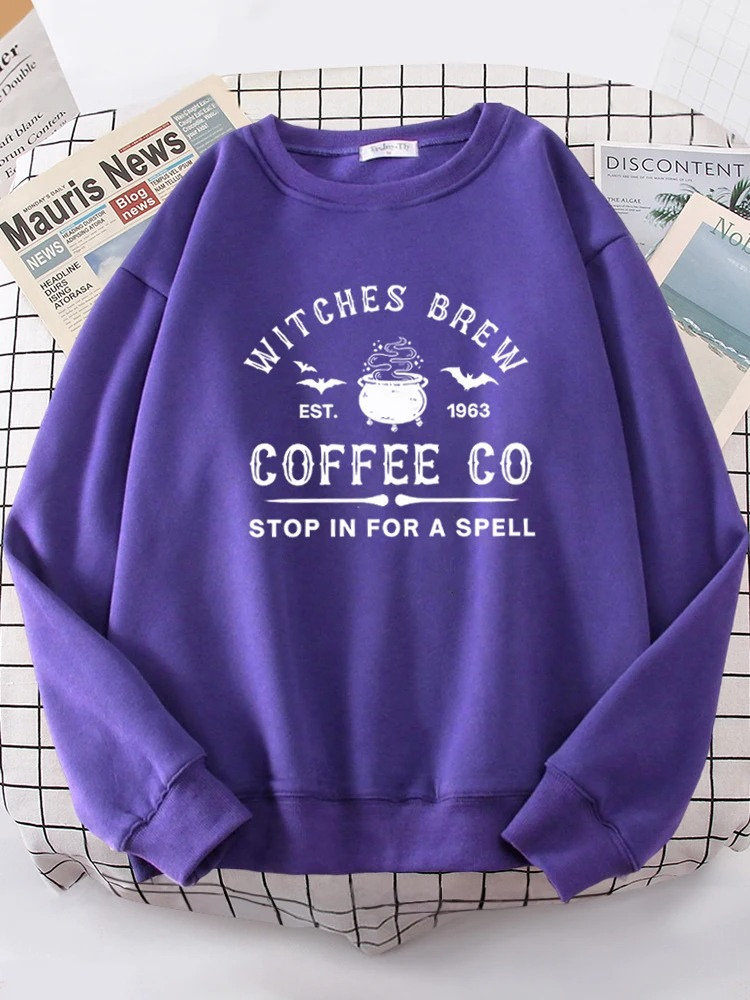 Luvik | Hauska Collegepaita "witches Brew Coffee Co" Printti Naisille