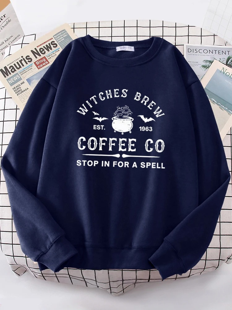 Luvik | Hauska Collegepaita "witches Brew Coffee Co" Printti Naisille