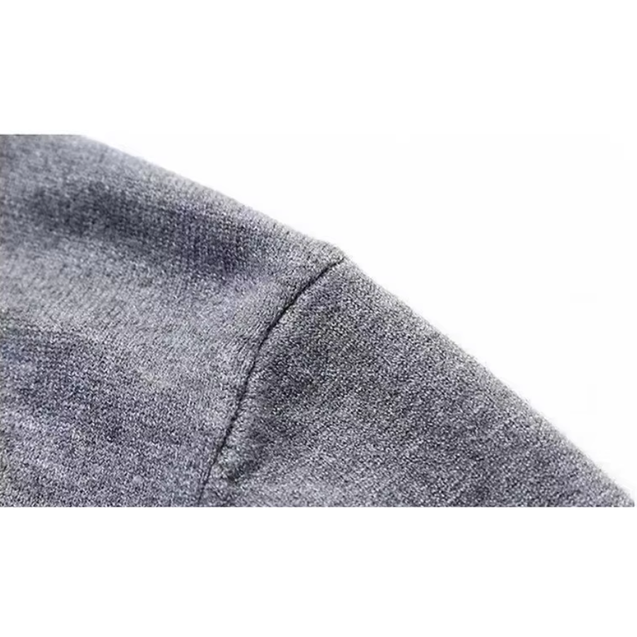 Luvik | Vetoketjuhuppari Miehille, Klassinen Leikkaus, Logo Yksityiskohta
