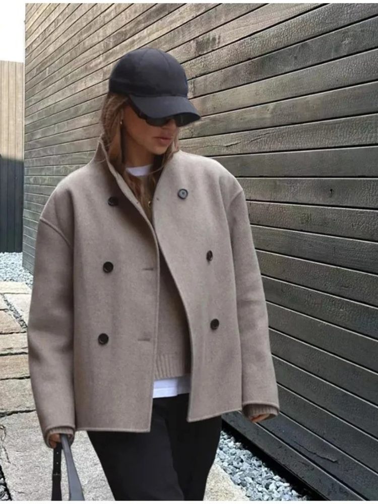 Luvik | Asymmetrical Trench coat for Women with Wide Lapel and Double Closure
