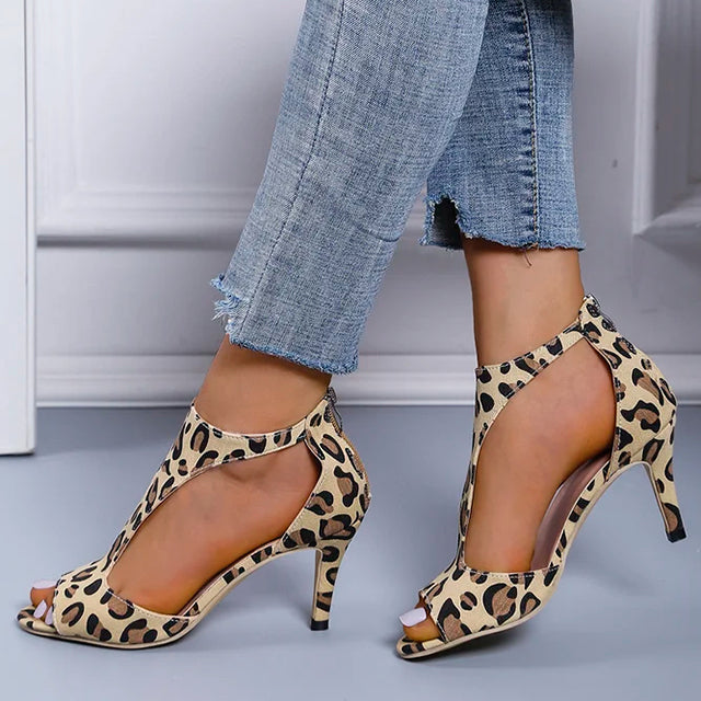 Luvik | Elegantit sandaalit, joissa on peeptoe ja pieni korko naisille