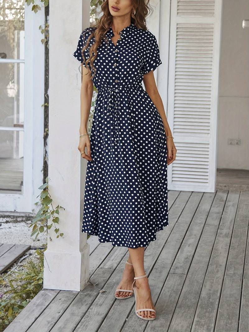 Luvik | a-line dress, jossa on pilkkupainatus ja v-aukkoinen