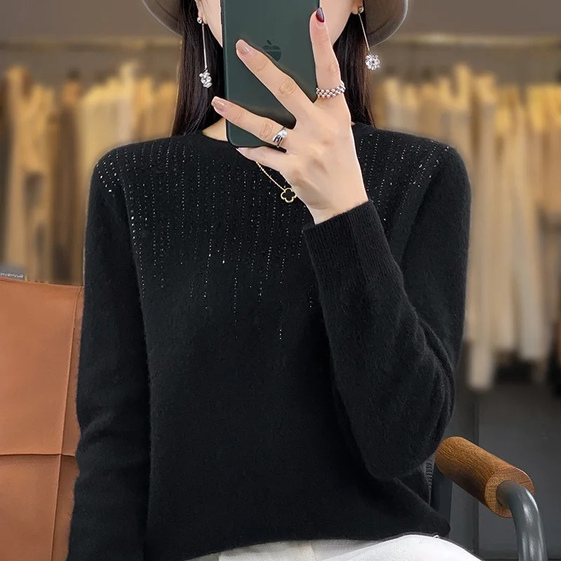 Luvik | Elegant women's knit with decorative stones