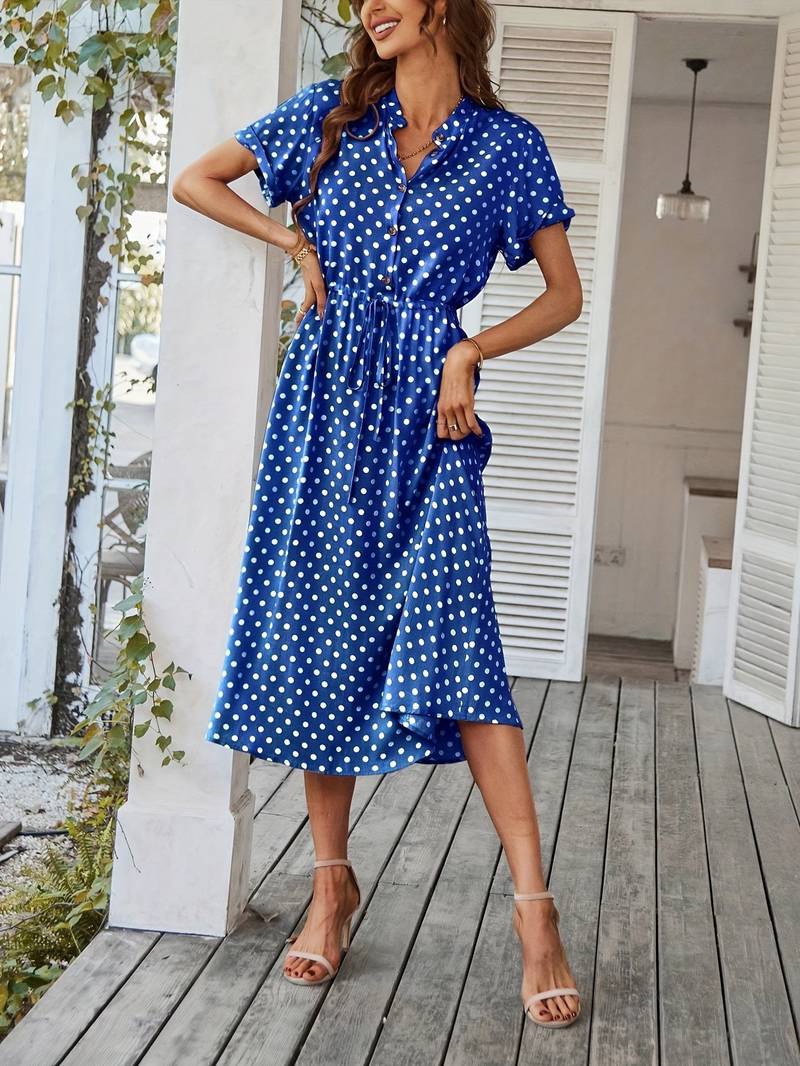 Luvik | a-line dress, jossa on pilkkupainatus ja v-aukkoinen