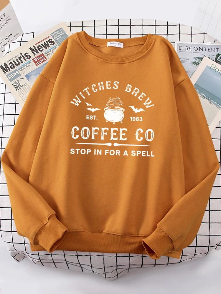 Luvik | Hauska Collegepaita "witches Brew Coffee Co" Printti Naisille