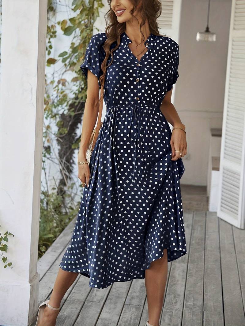 Luvik | a-line dress, jossa on pilkkupainatus ja v-aukkoinen