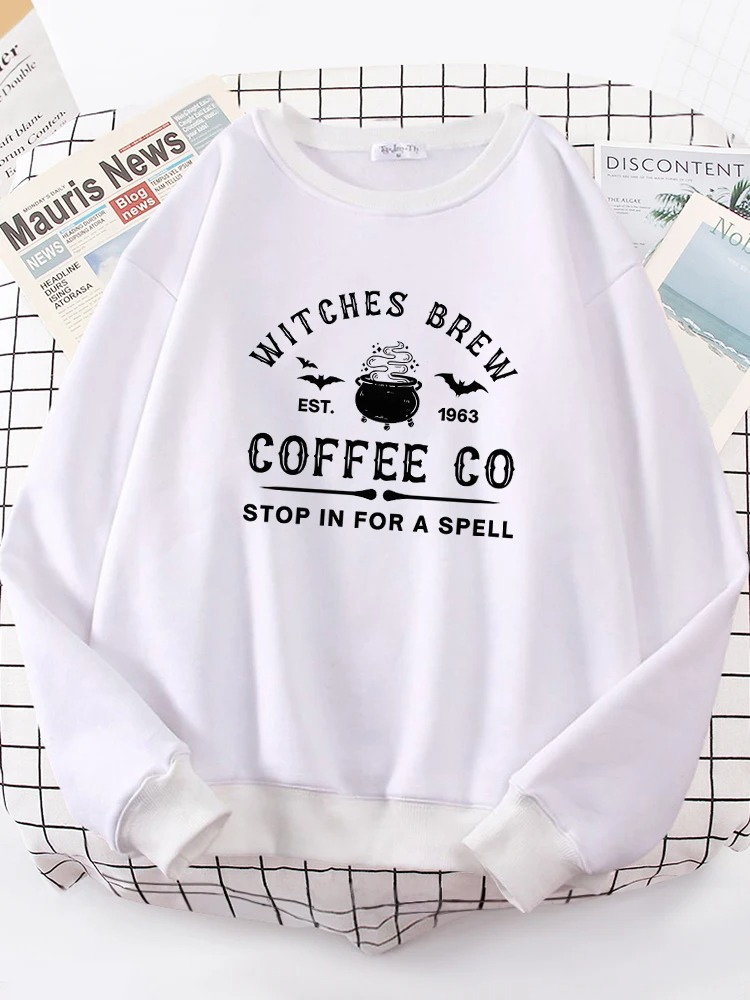 Luvik | Hauska Collegepaita "witches Brew Coffee Co" Printti Naisille