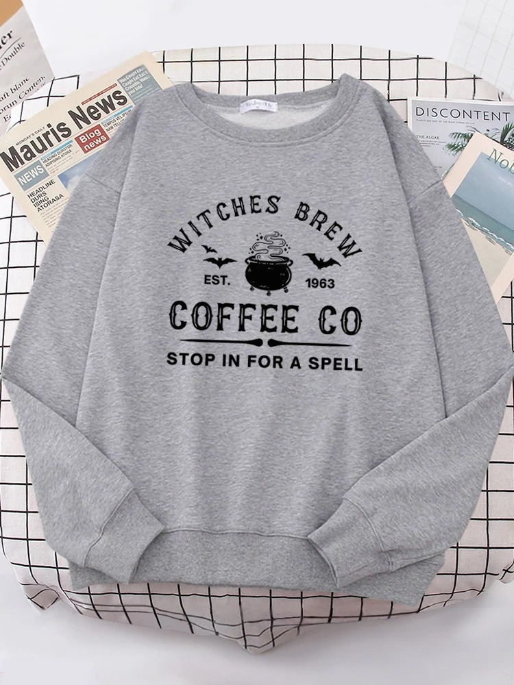 Luvik | Hauska Collegepaita "witches Brew Coffee Co" Printti Naisille
