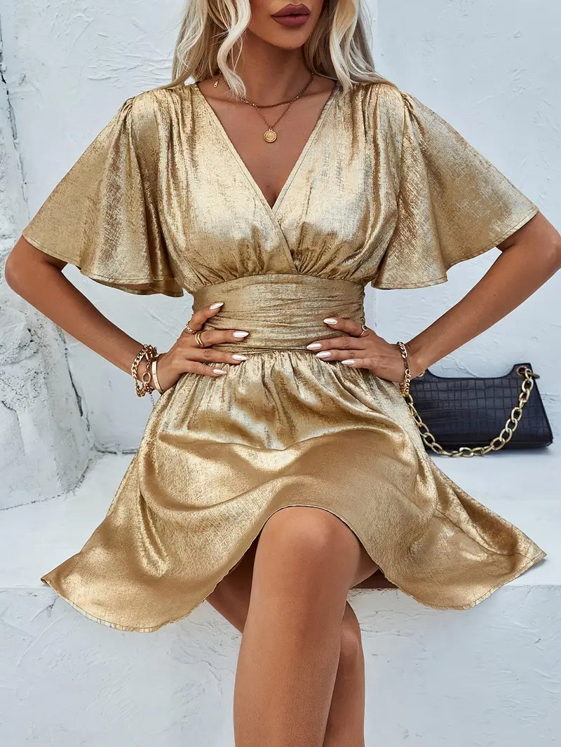 Luvik | V-neck dress with flutter sleeves