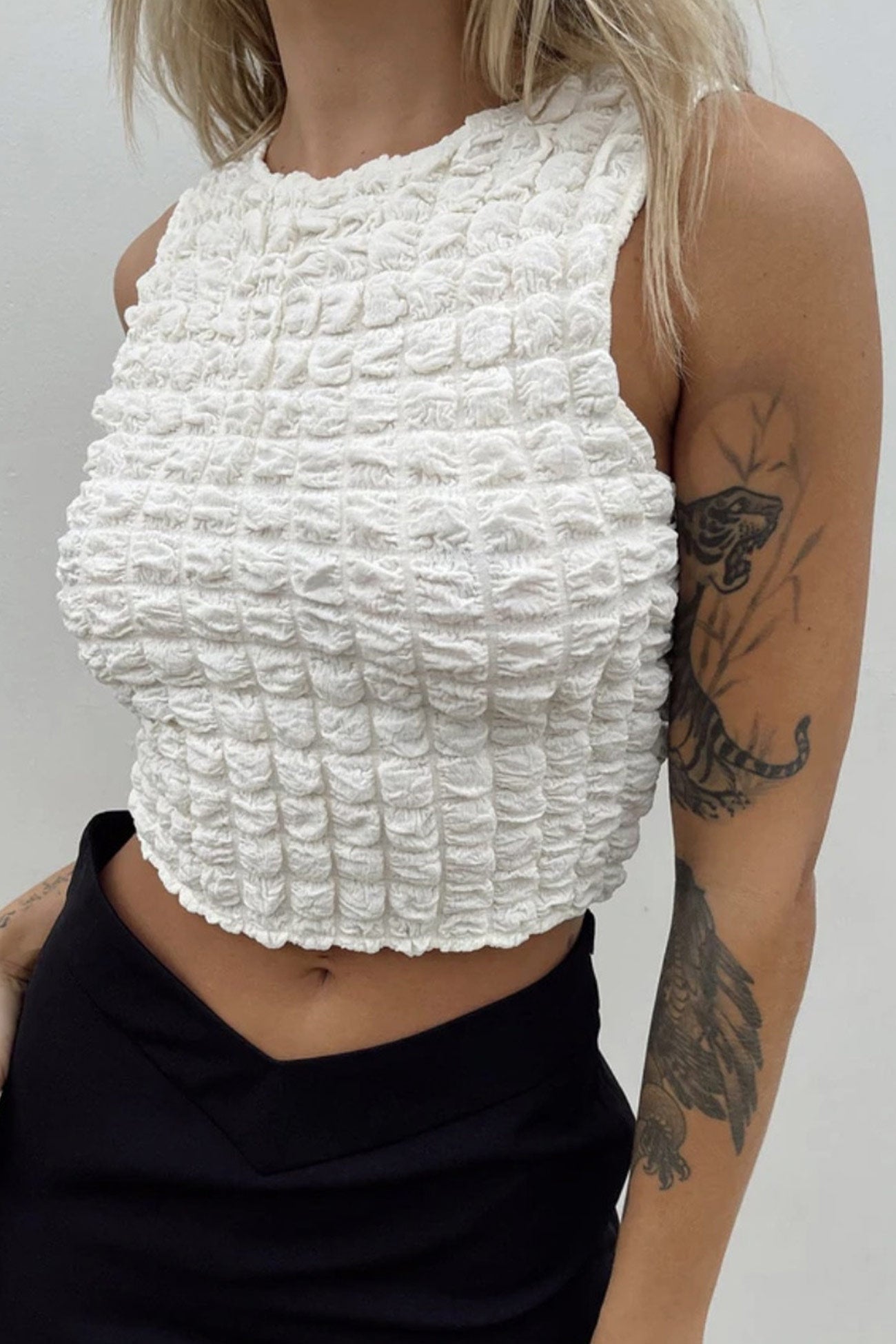 Luvik | Kupolimallinen Tankki Crop Top