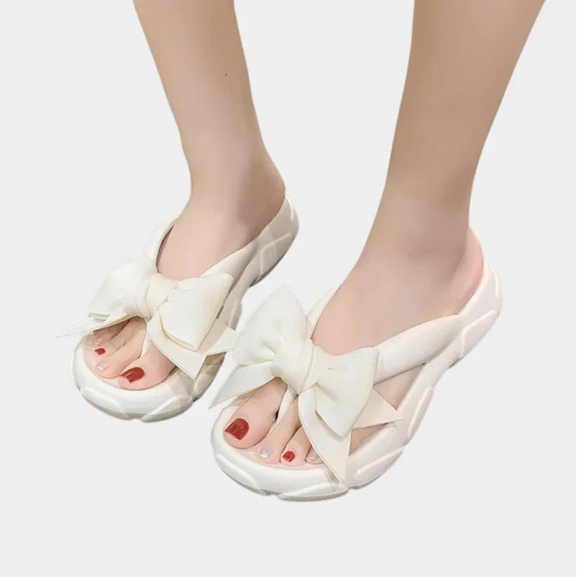 Luvik | Elegant women's shoe with laces as detail