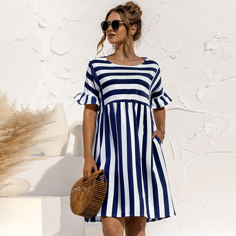 Luvik | Loose Fit Lyhyt Hihainen Lyhyt Mekko Kesämekko