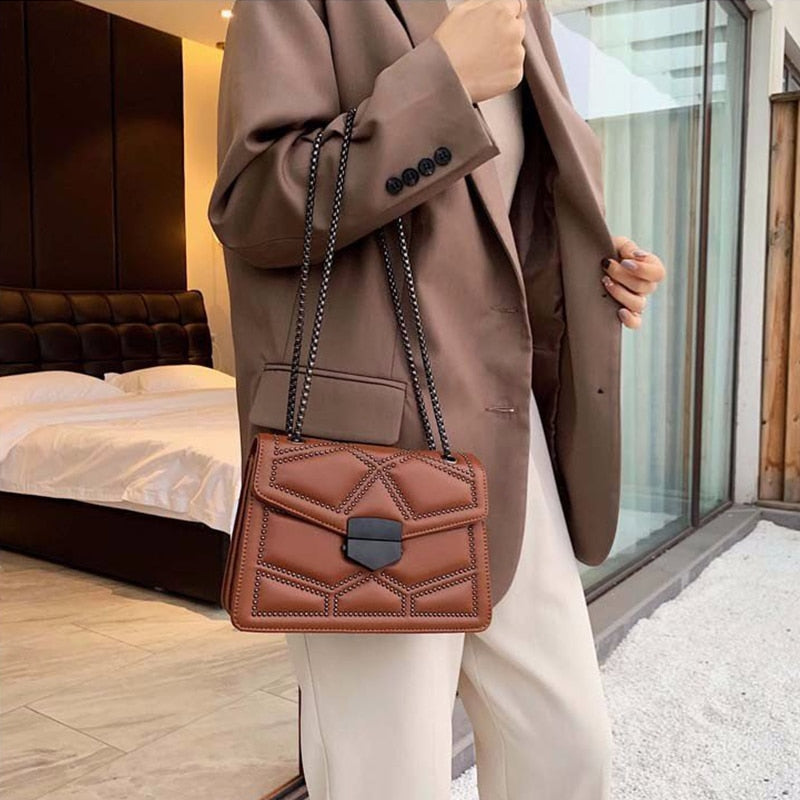 Luvik | Minun on jätettävä Sling Bag.