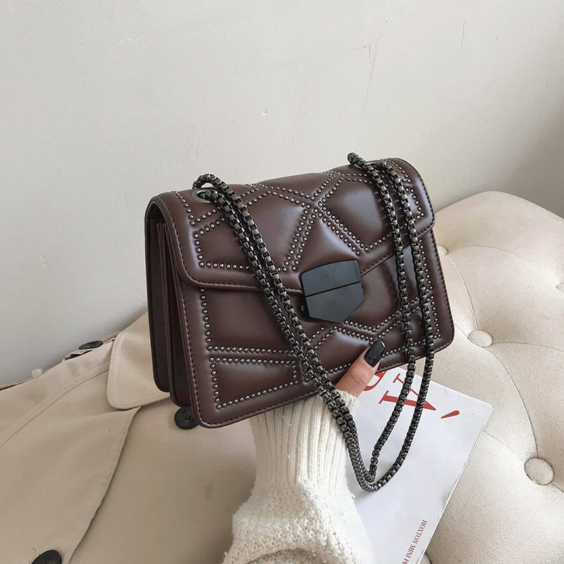 Luvik | Minun on jätettävä Sling Bag.