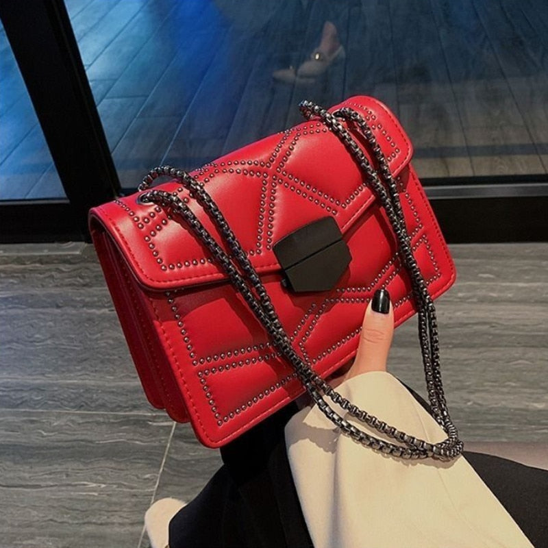Luvik | Minun on jätettävä Sling Bag.