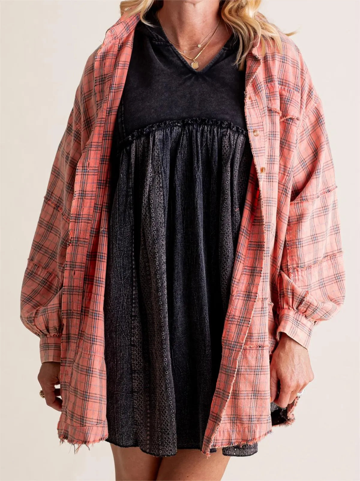 Luvik | Rake-edge overlong coat with pockets