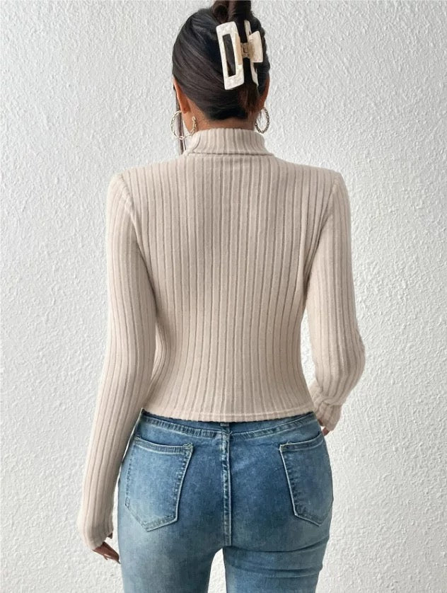 Luvik | Ribbed High Neck Sweater with Cut-Out - Elegance & Comfort