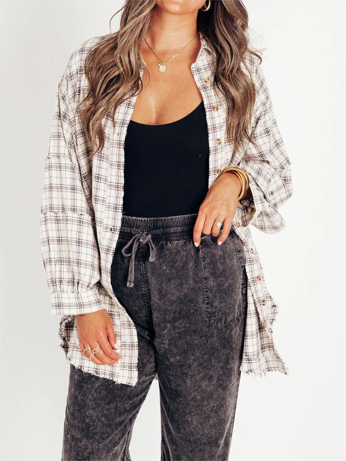 Luvik | Rake-edge overlong coat with pockets