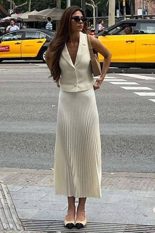 Luvik | Pleated Without Sleeves Skirt Suit