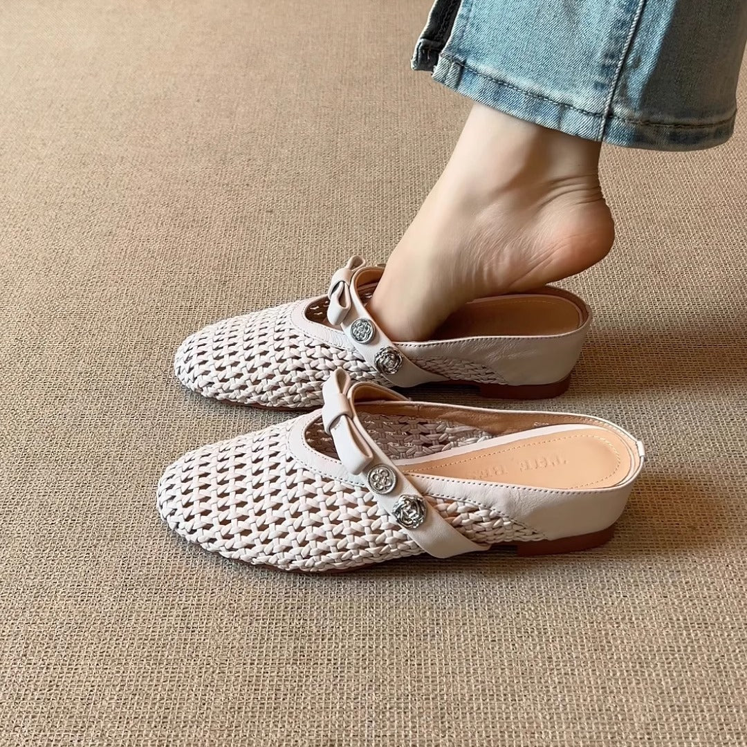 Femme Mesh Slip-On Mules koristeellisella kaari- ja nappidetaille Luvik