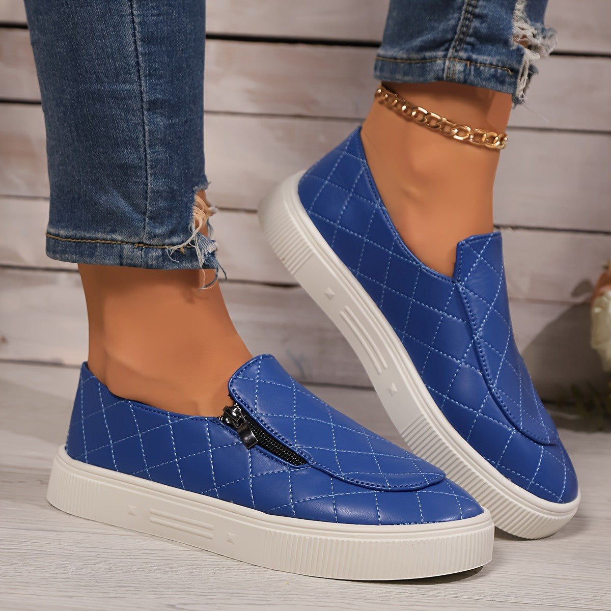 Naisten Slip-On tennis kengät trendikkäällä tikattu designilla ja käytännöllisellä vetoketjulla Luvik