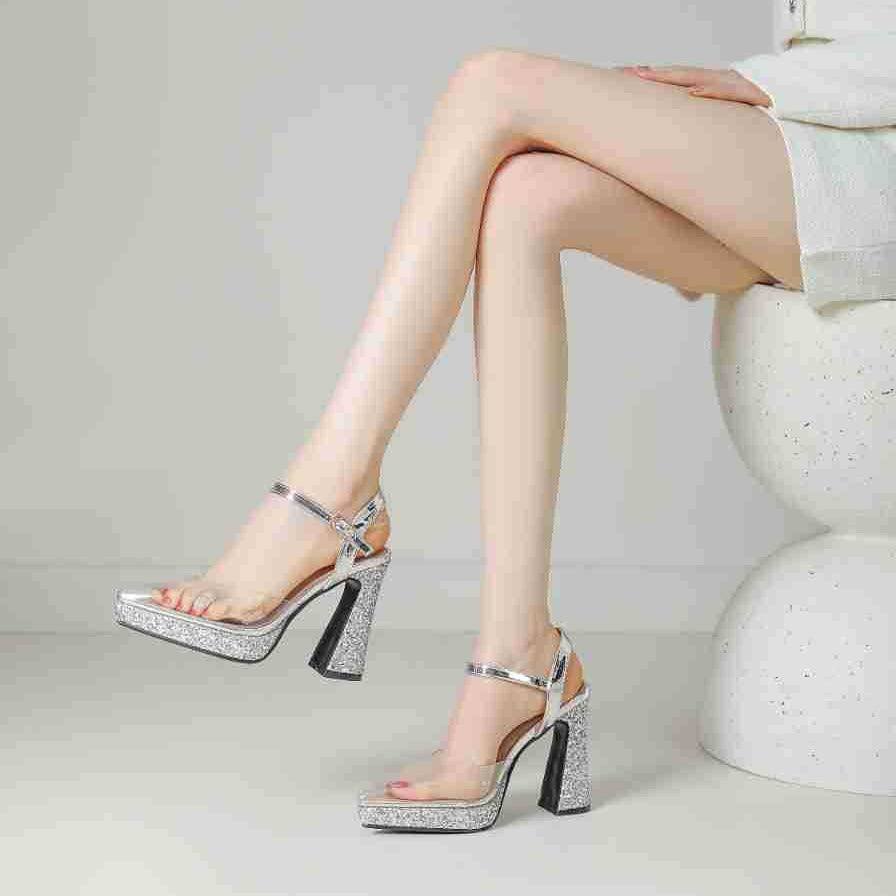 Nainen Strappy Glitter-tyyliset Blokkin korkeat sandaalit Luvik