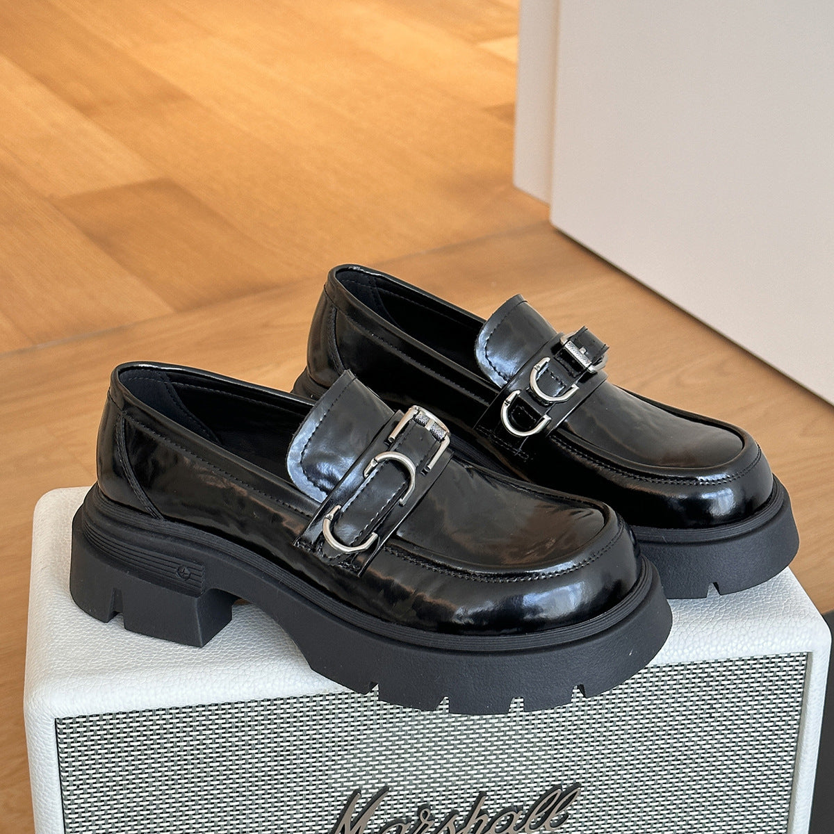Naisten Chunky Alustava Loafer koristeellisella soljella Luvik
