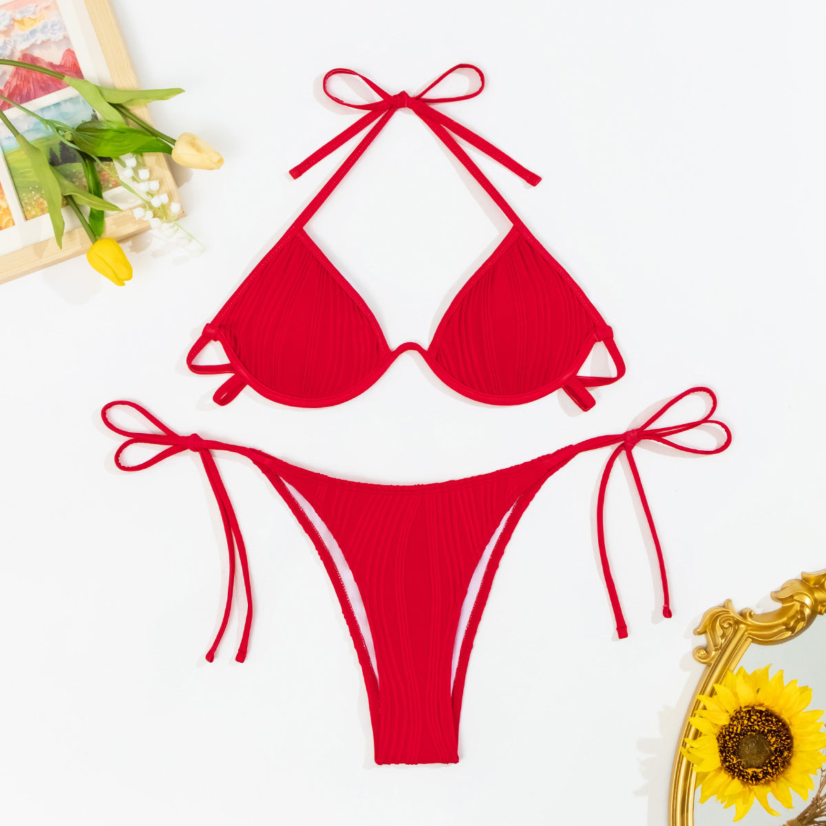 Naisten kolmion muotoinen bikini, jossa on vuorattu yläosa ja säädettävät sivunauhat Luvik