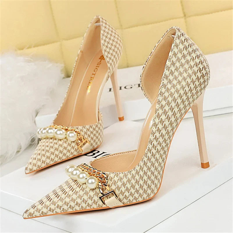 Luvik | Queen's March Pump kengät