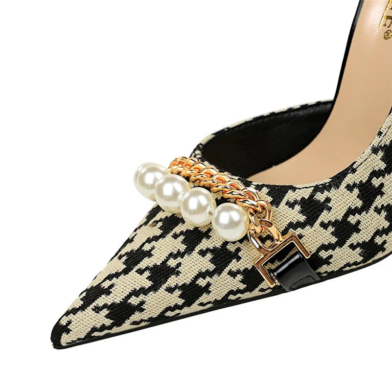 Luvik | Queen's March Pump kengät