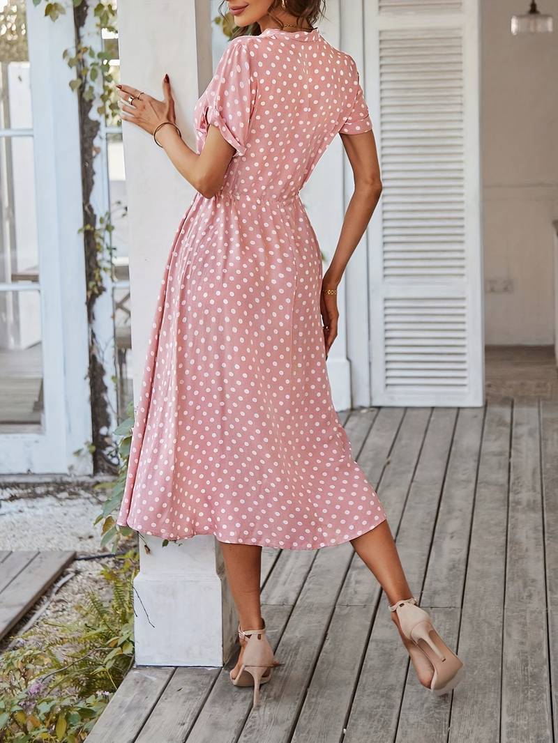 Luvik | a-line dress, jossa on pilkkupainatus ja v-aukkoinen