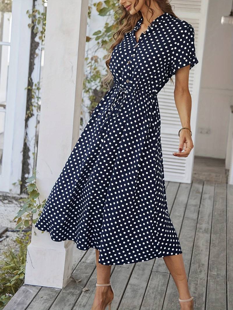 Luvik | a-line dress, jossa on pilkkupainatus ja v-aukkoinen