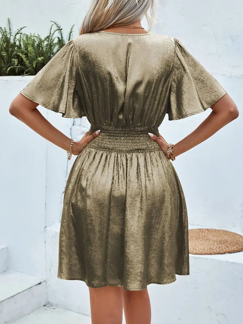 Luvik | V-neck dress with flutter sleeves