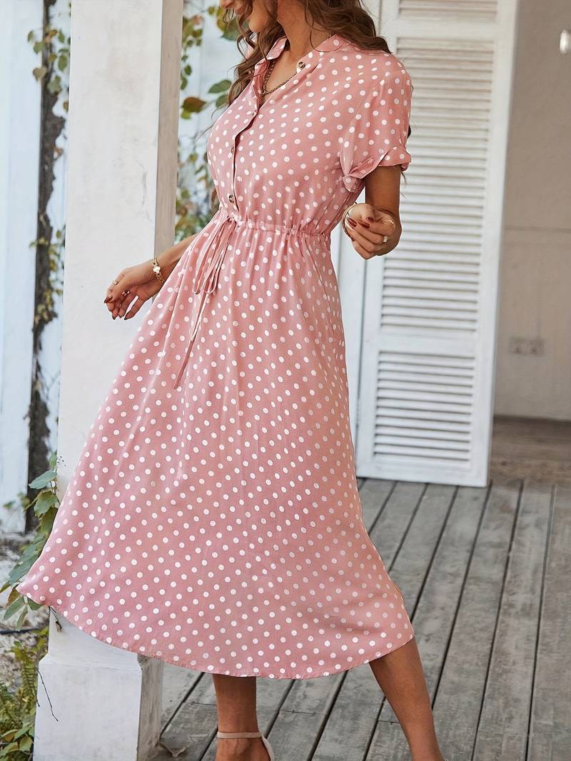 Luvik | a-line dress, jossa on pilkkupainatus ja v-aukkoinen