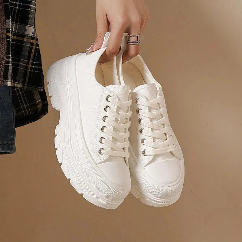 Luvik | Sneaker Casual nauhoilla – Tyylikkyyttä ja mukavuutta joka tilaisuuteen