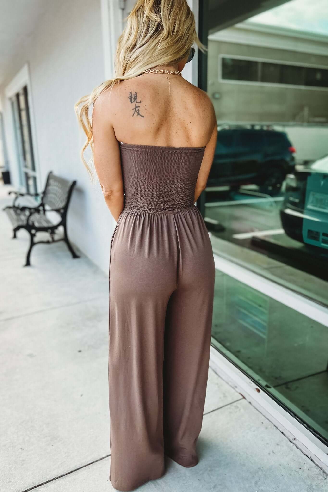 Luvik | Trendikäs Olkapää Jumpsuit