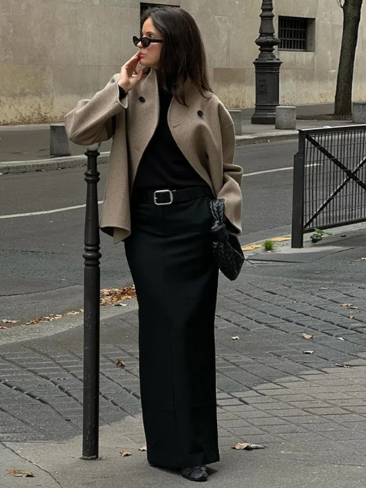 Luvik | Asymmetrical Trench coat for Women with Wide Lapel and Double Closure