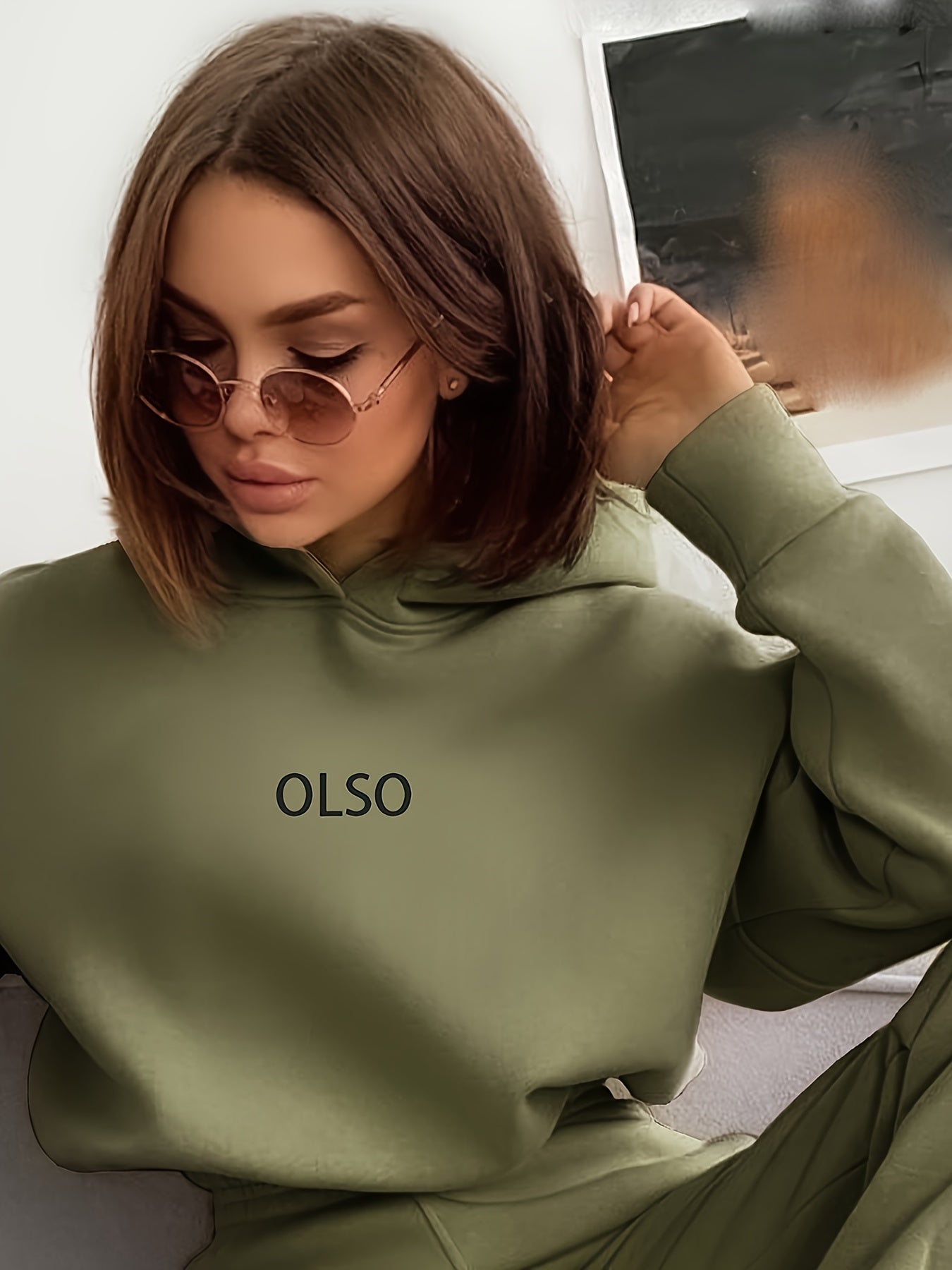 Luvik | Oslo naisten kahden kappaleen setti, joka koostuu hupparista ja collegehousuista