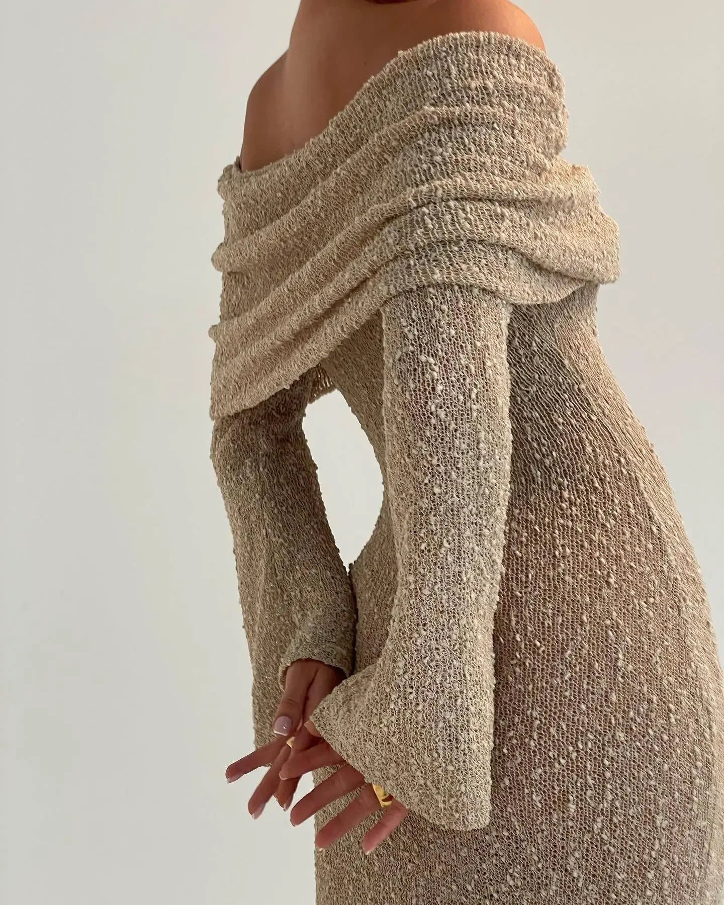 Luvik | Off Shoulder Neule Maksimekko