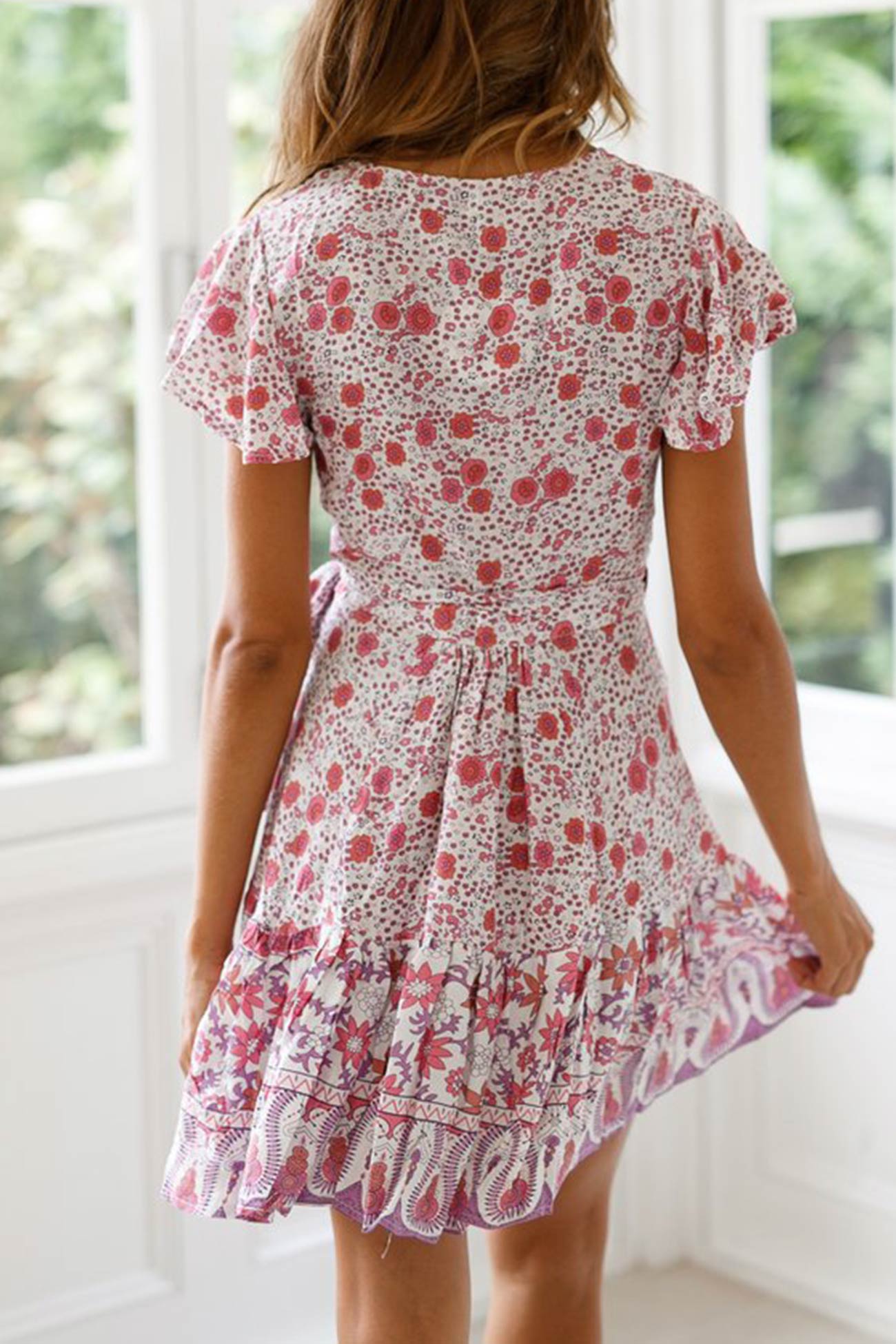 Luvik | Boheemi V-pääntie Solmittava vyö Halterneck Mini Mekko