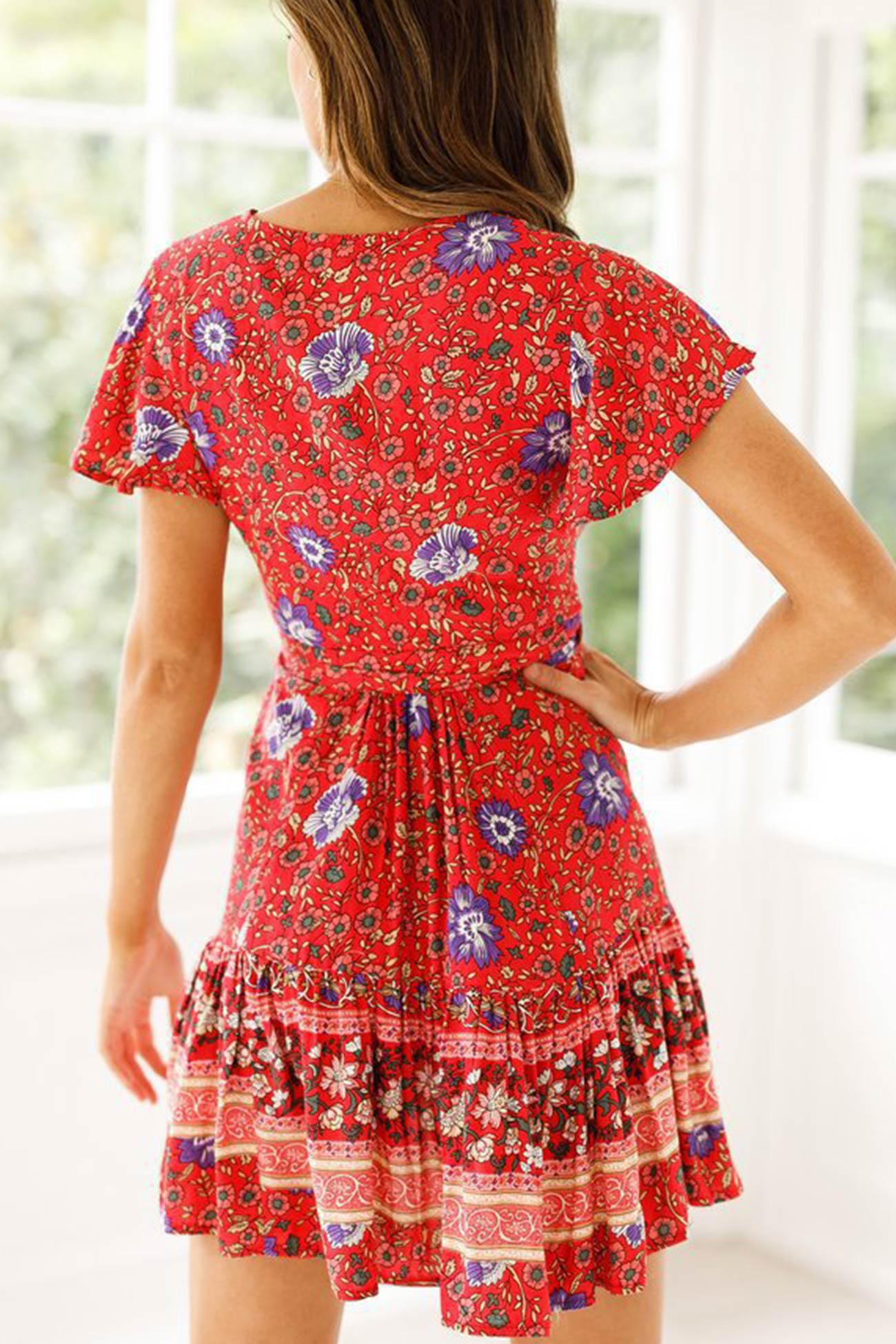 Luvik | Boheemi V-pääntie Solmittava vyö Halterneck Mini Mekko
