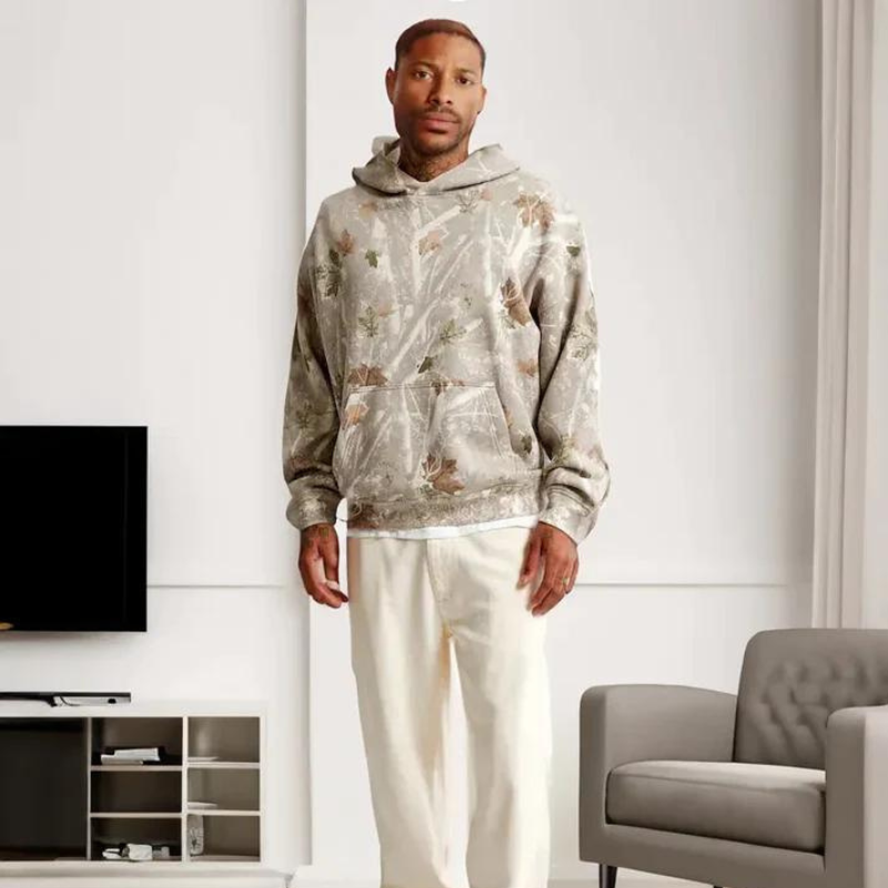 Luvik | Rebellion Muotitieto Hoodie Camouflage-vaahteranlehtiprintillä ja kengurutaskulla