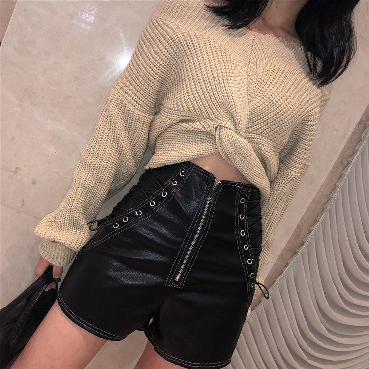Luvik | Love Sign Cross Shorts