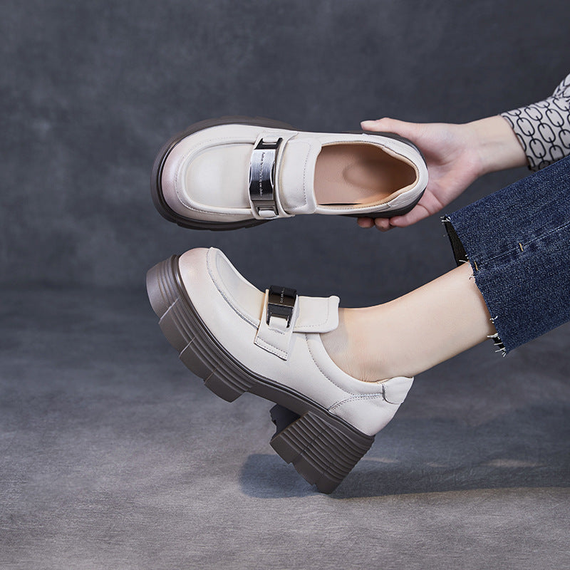 Naisten Chunky Platform Sandalit koristeellisella soljella Luvik