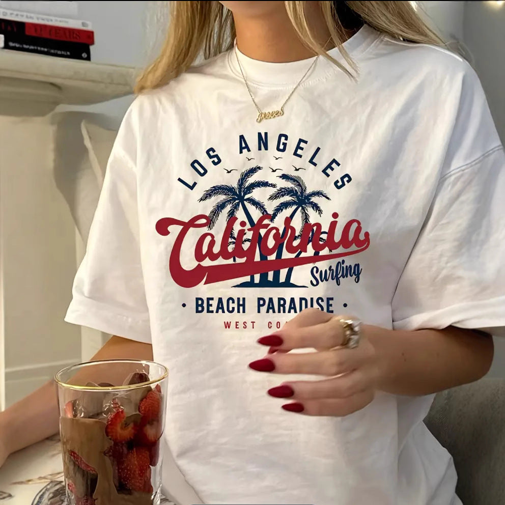 Naisten T-paita rentolla California Surf -designillä ja hienolla Luvik-tekstillä
