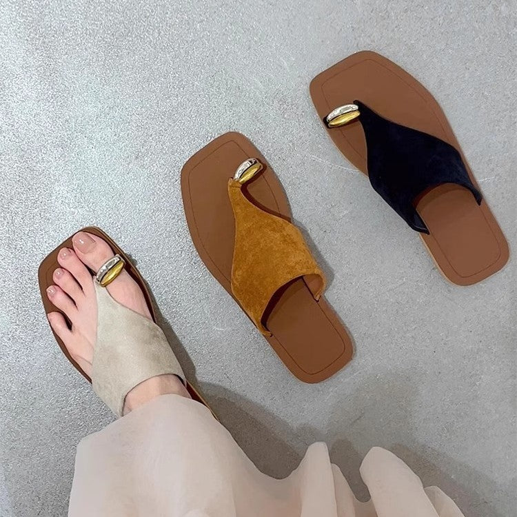 Naisten muoti flip-flops metallikoristeella Luvik