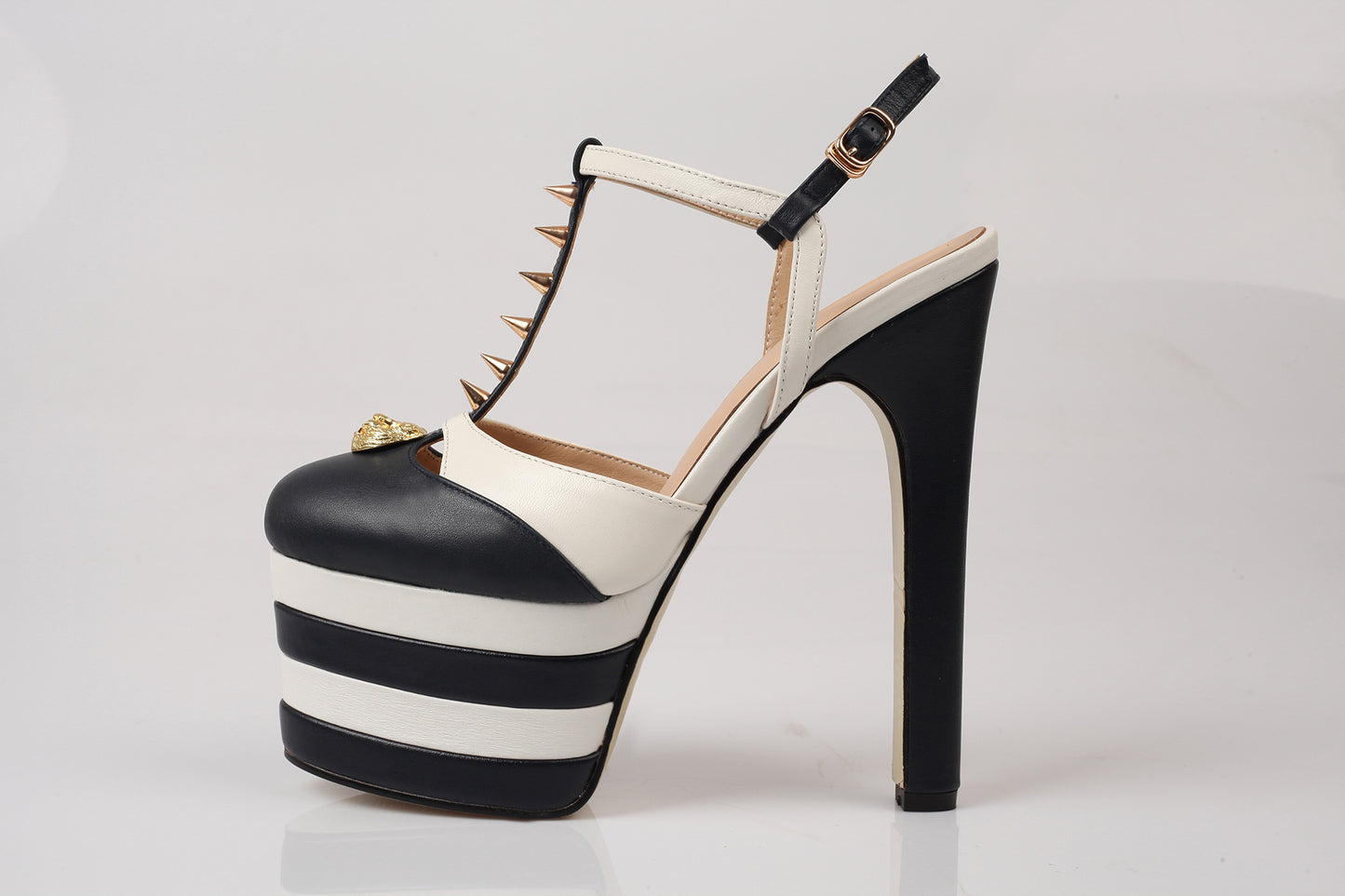 Naiset Strappy Platform Cork sandaalit, joissa on piikkikoristeita Luvik
