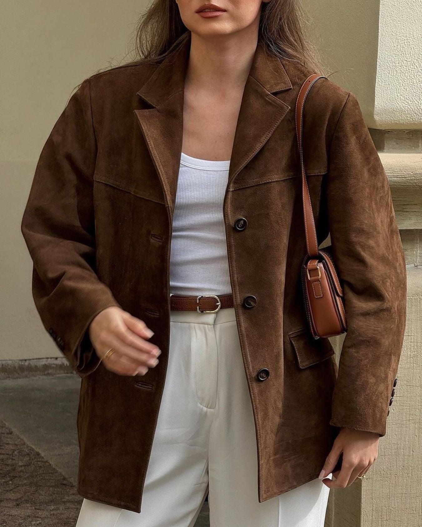 Naisten mokkanahkaoptikalla oleva blazer jacket, jossa on moderni leikkaus Luvik