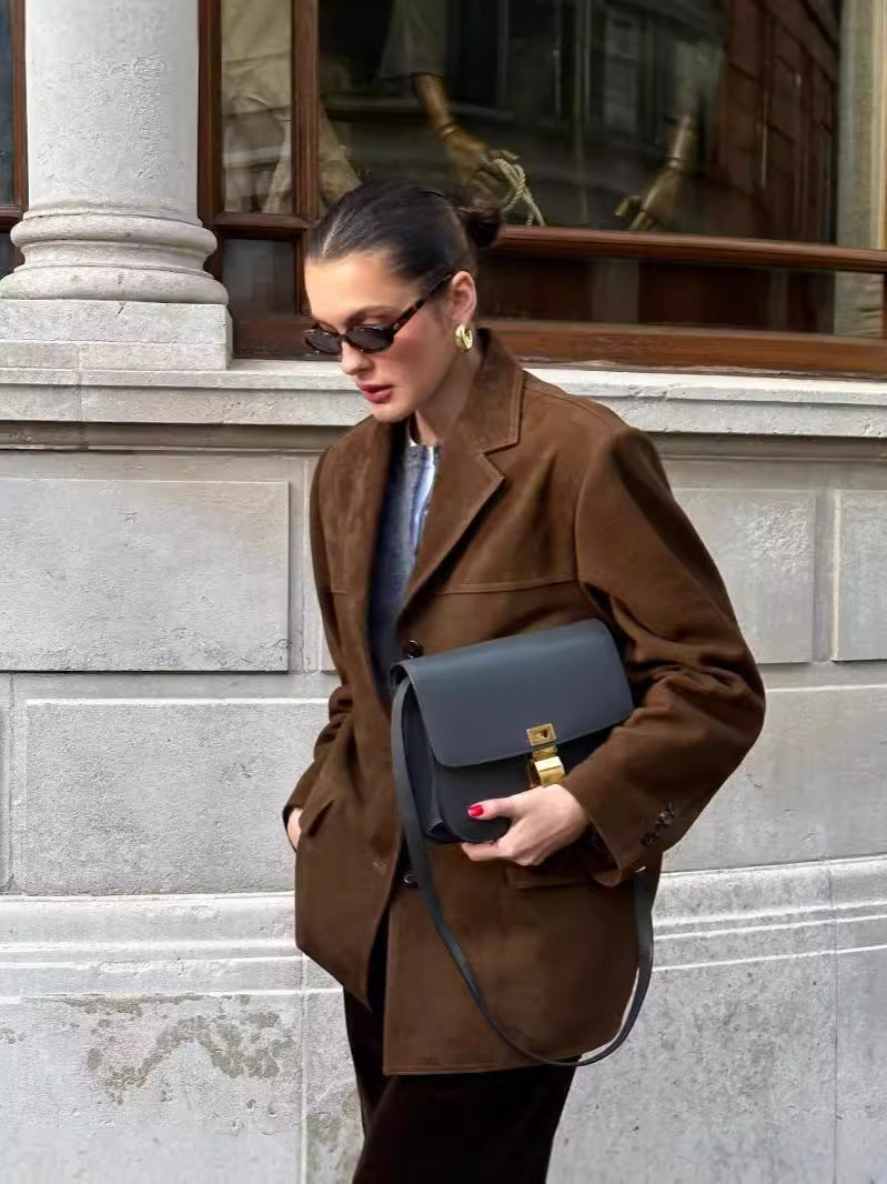 Naisten mokkanahkaoptikalla oleva blazer jacket, jossa on moderni leikkaus Luvik