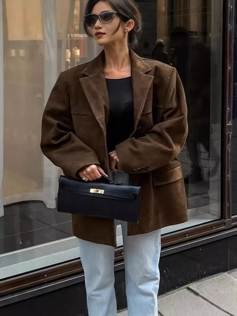 Naisten mokkanahkaoptikalla oleva blazer jacket, jossa on moderni leikkaus Luvik